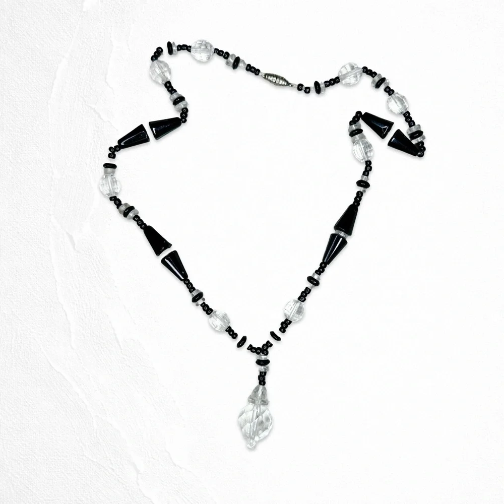 5564. Handmade Black Crystal Necklace